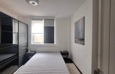 Alquiler de un nuevo piso de 3 habitaciones, 63 m², en el distrito de Vozdovac, Belgrado, Serbia